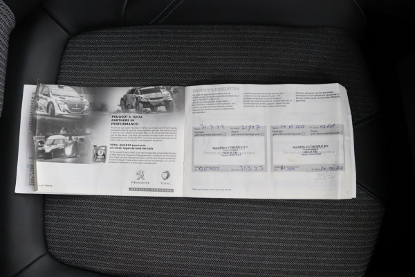 Peugeot 5008 1.2 PureTech*NAVI*CAM*HAAK*CRUISE*ECC*CARPLAY*7PER