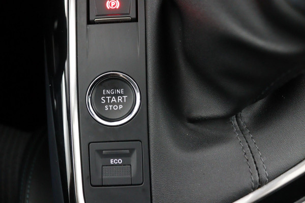 Peugeot 5008 1.2 PureTech*NAVI*CAM*HAAK*CRUISE*ECC*CARPLAY*7PER