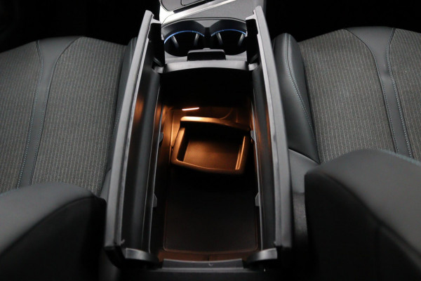 Peugeot 5008 1.2 PureTech*NAVI*CAM*HAAK*CRUISE*ECC*CARPLAY*7PER