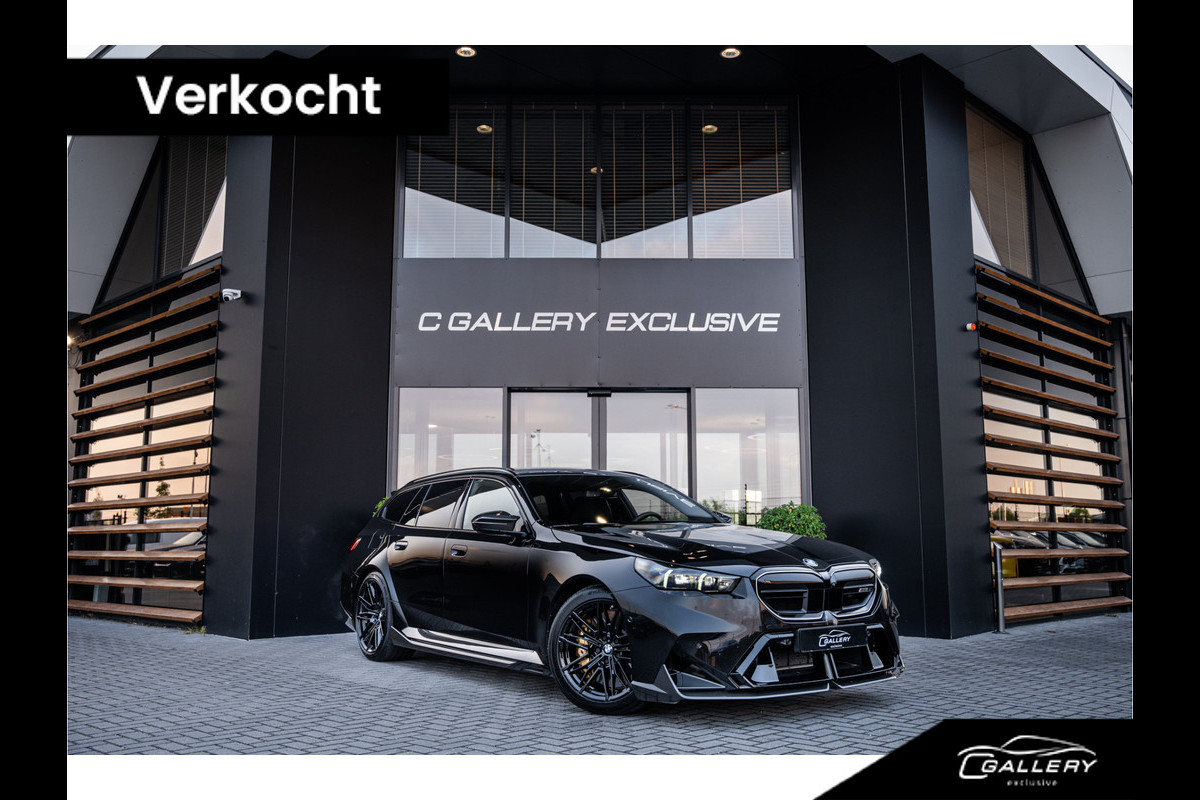 BMW M5 5-serie Touring - Origineel NL | M Drive Professional | Panorama | Carbonpakket | Keramisch | B&W BMW M5 5-serie Touring - Origineel NL | M Drive Professional | Panorama | Carbonpakket | Keramisch | B&W