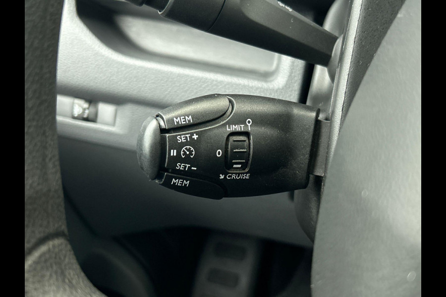 Peugeot e-Expert Standard Premium 75 kWh Airco Navi App Connect Cruise Control Lane Assist Side Assist 314km Actieradius 75 kWh Accu