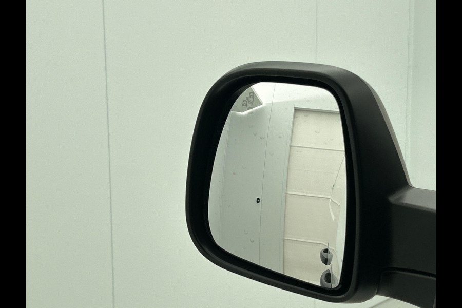 Peugeot e-Expert Standard Premium 75 kWh Airco Navi App Connect Cruise Control Lane Assist Side Assist 314km Actieradius 75 kWh Accu