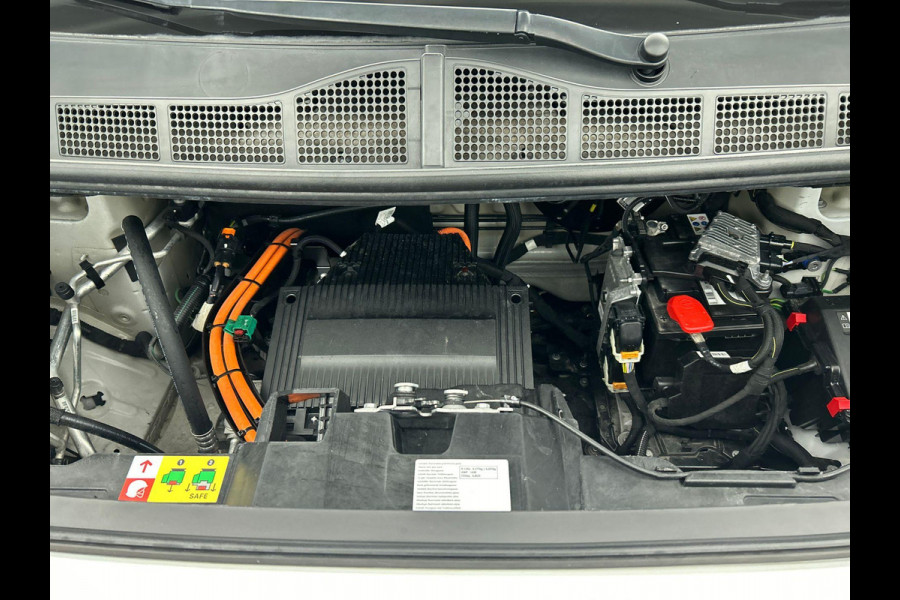 Peugeot e-Expert Standard Premium 75 kWh Airco Navi App Connect Cruise Control Lane Assist Side Assist 314km Actieradius 75 kWh Accu