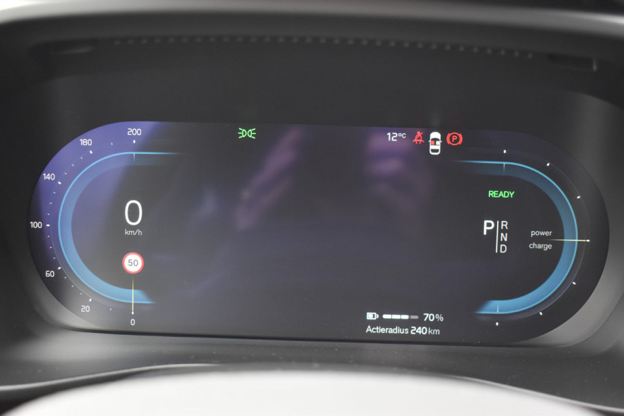 Volvo C40 Recharge 231PK Core 69 kWh Trekhaak | Camera | 19 "LMV | Stoelverwarming | Stuurverwarming