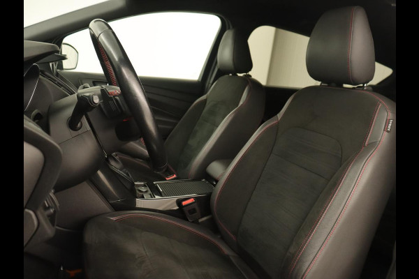 Ford Kuga 1.5 EcoBoost ST Line | Stoelverwarming | Trekhaak | Half leder | Carplay | Camera | Park Assist | Navigatie | Climate control | Cruise control