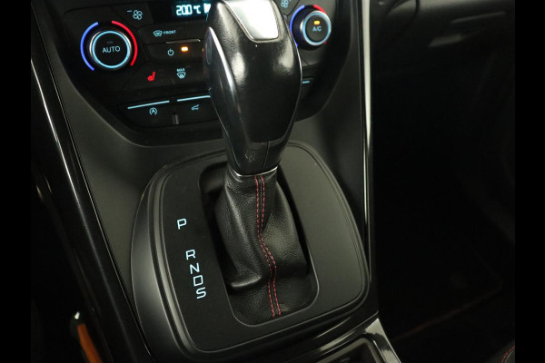Ford Kuga 1.5 EcoBoost ST Line | Stoelverwarming | Trekhaak | Half leder | Carplay | Camera | Park Assist | Navigatie | Climate control | Cruise control