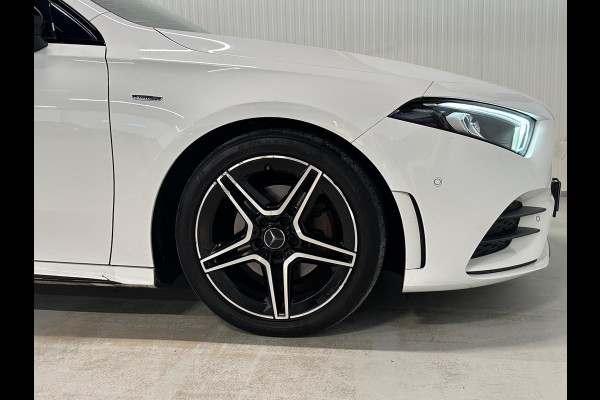 Mercedes-Benz A-Klasse 200 Premium Plus | PANO | AMG/NIGHT | AMBIANCE | CAMERA