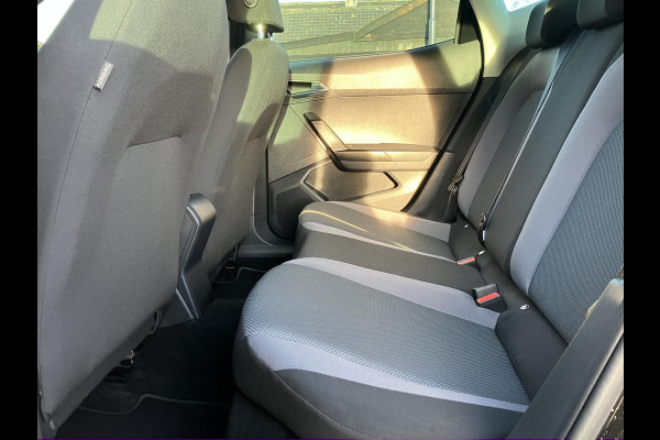 Seat Arona 1.0 TSI Style Business Intense | Trekhaak | NL-auto | Camera