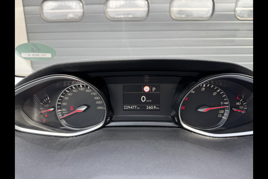 Peugeot 308 SW 1.5 BlueHDi Blue Lease Premium | Panoramadak | Camera | Climate Control | Lichtmetalen Velgen |