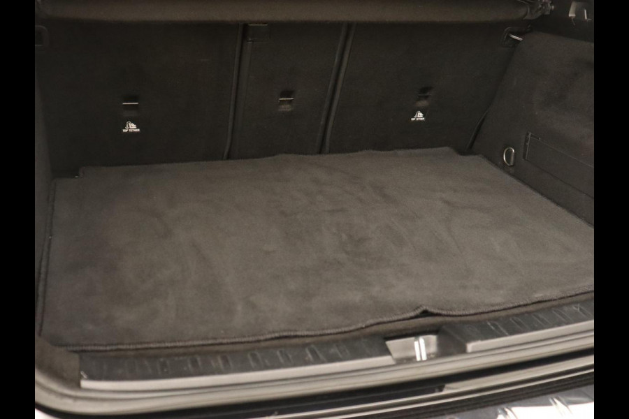 Mercedes-Benz GLA 180 Business Solution | Trekhaak | Stoelverwarming | Camera | Full LED | Half leder | Park Assist | Navigatie