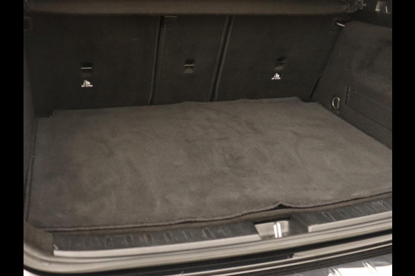 Mercedes-Benz GLA 180 Business Solution | Trekhaak | Stoelverwarming | Camera | Full LED | Half leder | Park Assist | Navigatie