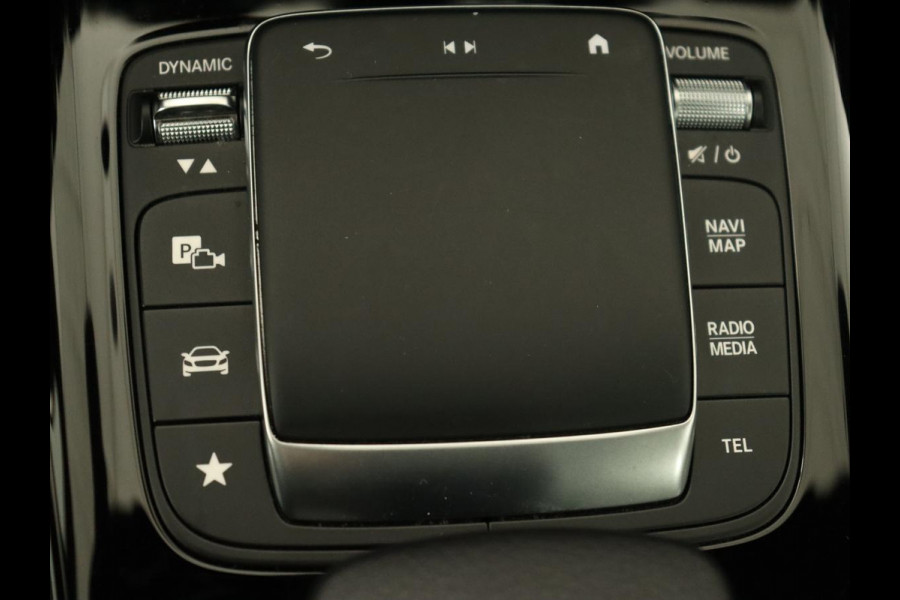 Mercedes-Benz GLA 180 Business Solution | Trekhaak | Stoelverwarming | Camera | Full LED | Half leder | Park Assist | Navigatie