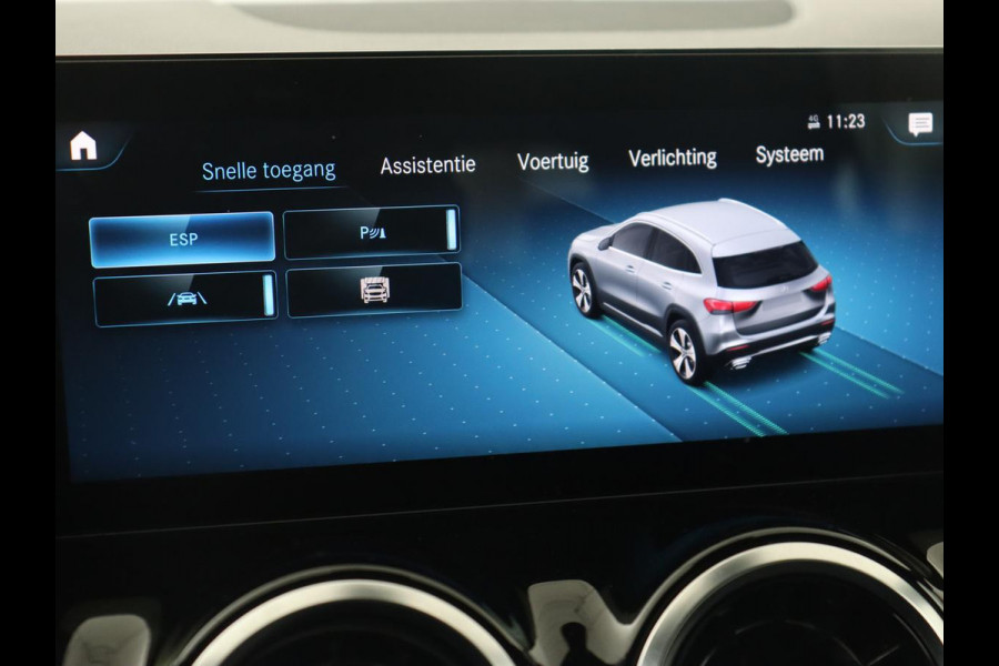Mercedes-Benz GLA 180 Business Solution | Trekhaak | Stoelverwarming | Camera | Full LED | Half leder | Park Assist | Navigatie