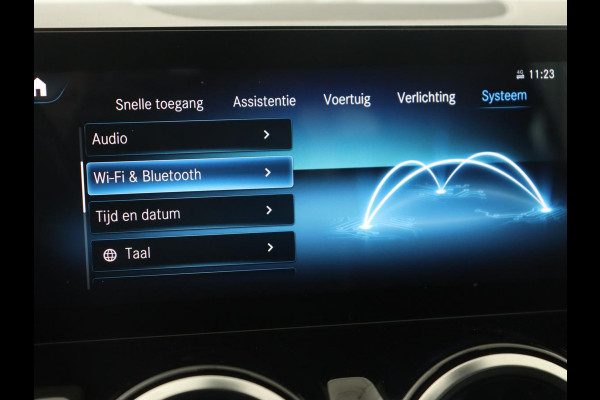 Mercedes-Benz GLA 180 Business Solution | Trekhaak | Stoelverwarming | Camera | Full LED | Half leder | Park Assist | Navigatie