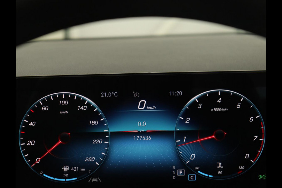 Mercedes-Benz GLA 180 Business Solution | Trekhaak | Stoelverwarming | Camera | Full LED | Half leder | Park Assist | Navigatie