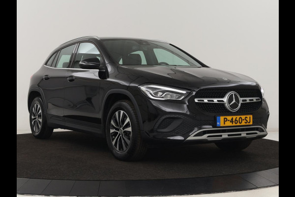 Mercedes-Benz GLA 180 Business Solution | Trekhaak | Stoelverwarming | Camera | Full LED | Half leder | Park Assist | Navigatie