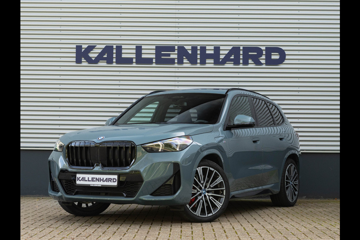 BMW X1 xDrive30e M-Sport Pro - Pano - Trekhaak - Driving Ass Prof - Harman Kardon BMW X1 xDrive30e M-Sport Pro - Pano - Trekhaak - Driving Ass Prof - Harman Kardon