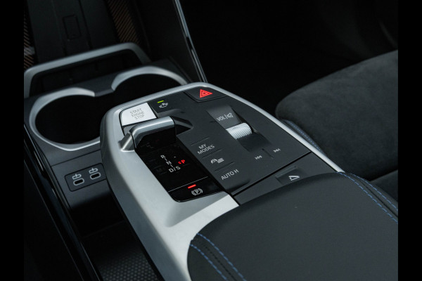 BMW X1 xDrive30e M-Sport Pro - Pano - Trekhaak - Driving Ass Prof - Harman Kardon