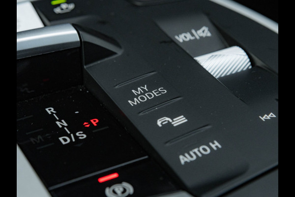 BMW X1 xDrive30e M-Sport Pro - Pano - Trekhaak - Driving Ass Prof - Harman Kardon