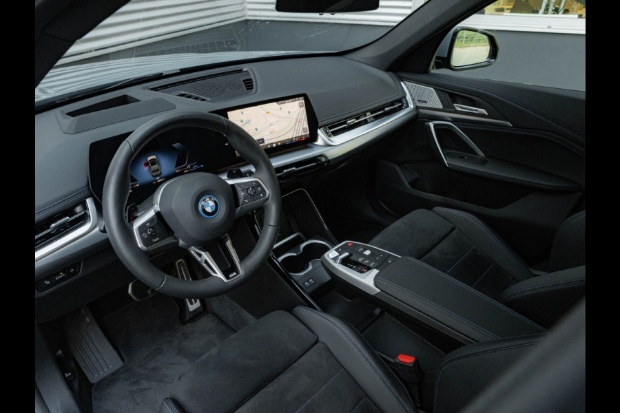 BMW X1 xDrive30e M-Sport Pro - Pano - Trekhaak - Driving Ass Prof - Harman Kardon