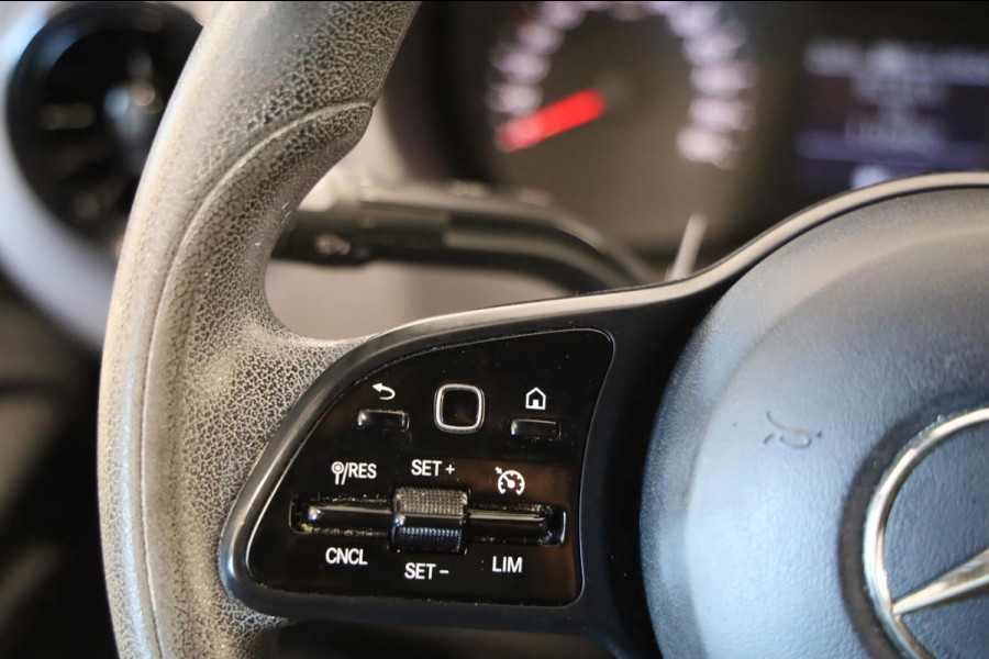 Mercedes-Benz Sprinter 211 CDI L1/H1 NAP ZWART CLIMA CRUISE CONTROL CAMERA 3 ZITS REGENSENSOR NAP LEASE V/A 144,- P.M. INRUIL MOG