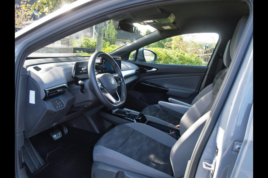 Volkswagen ID.4 Pure 52 kWh | Apple Carplay | Cruise Control | Parkeersensoren | Sfeerverlichting |