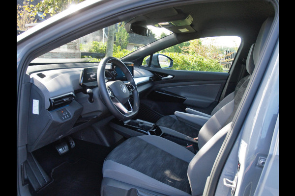 Volkswagen ID.4 Pure 52 kWh | Apple Carplay | Cruise Control | Parkeersensoren | Sfeerverlichting |