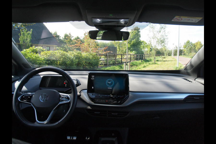 Volkswagen ID.4 Pure 52 kWh | Apple Carplay | Cruise Control | Parkeersensoren | Sfeerverlichting |