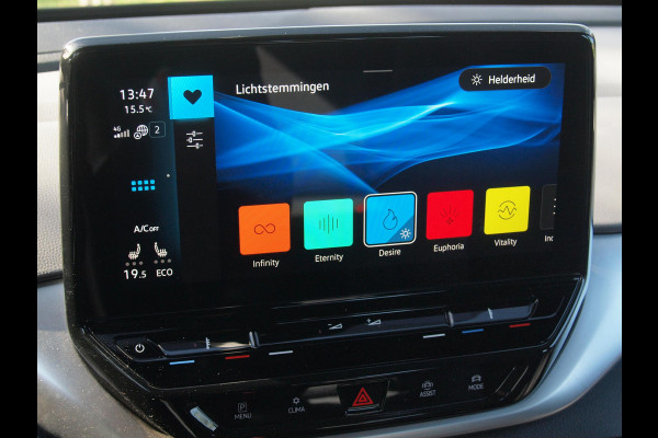 Volkswagen ID.4 Pure 52 kWh | Apple Carplay | Cruise Control | Parkeersensoren | Sfeerverlichting |