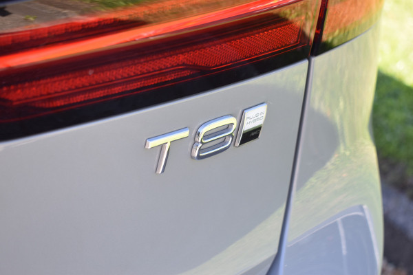 Volvo V90 T8 AWD 455PK Plug-in Hybrid Ultra Bright | HUD | B&W | 360 camera | Stuurverwarming | Panodak | 19"LMV