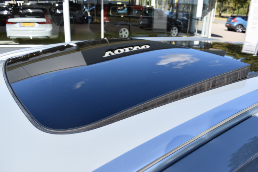 Volvo V90 T8 AWD 455PK Plug-in Hybrid Ultra Bright | HUD | B&W | 360 camera | Stuurverwarming | Panodak | 19"LMV