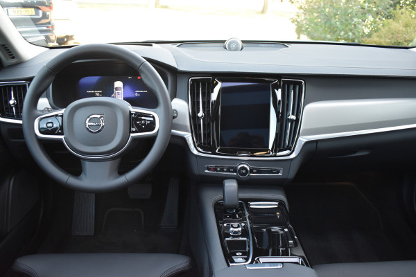 Volvo V90 T8 AWD 455PK Plug-in Hybrid Ultra Bright | HUD | B&W | 360 camera | Stuurverwarming | Panodak | 19"LMV