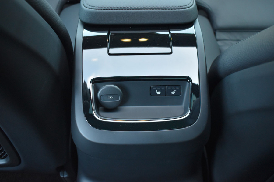 Volvo V90 T8 AWD 455PK Plug-in Hybrid Ultra Bright | HUD | B&W | 360 camera | Stuurverwarming | Panodak | 19"LMV