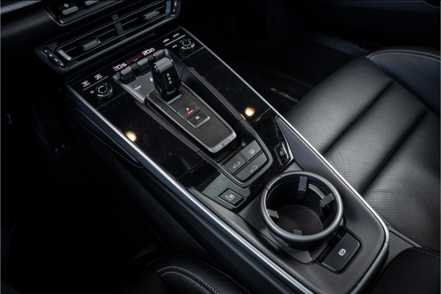 Porsche 911 992 3.0 Carrera S - Sport Chrono + | Panorama | Stuurverwarming | Keyless | Camera