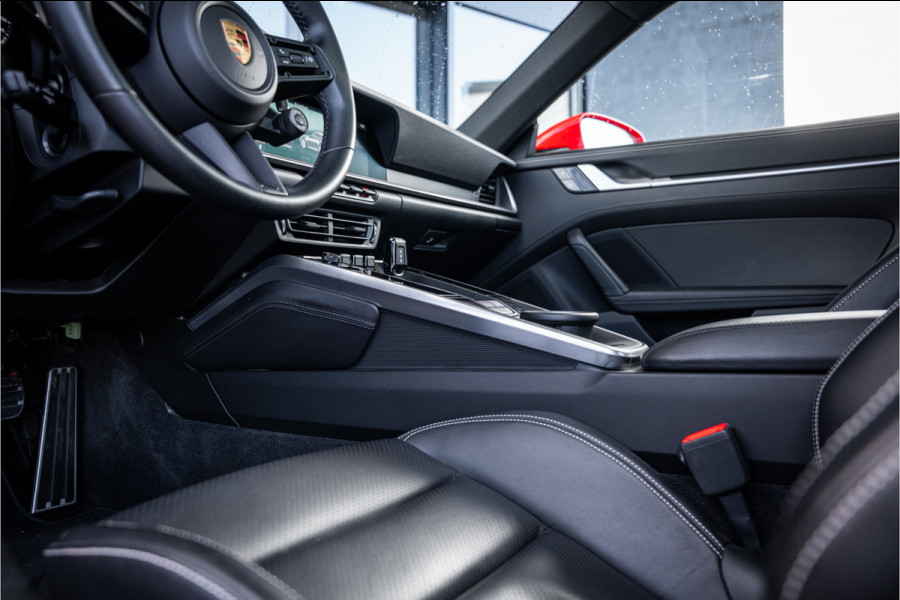 Porsche 911 992 3.0 Carrera S - Sport Chrono + | Panorama | Stuurverwarming | Keyless | Camera