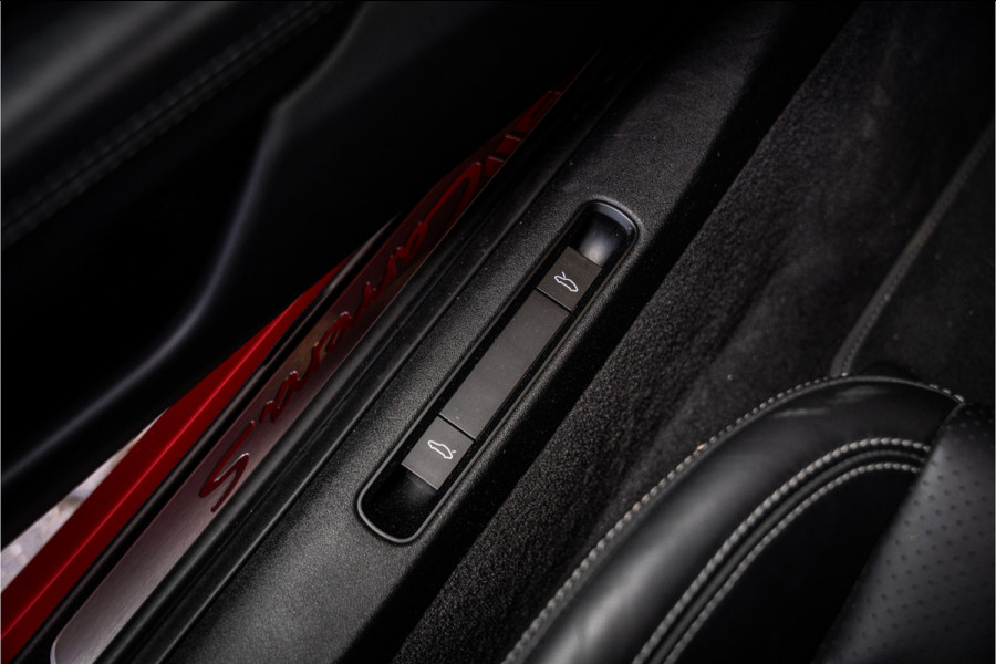 Porsche 911 992 3.0 Carrera S - Sport Chrono + | Panorama | Stuurverwarming | Keyless | Camera