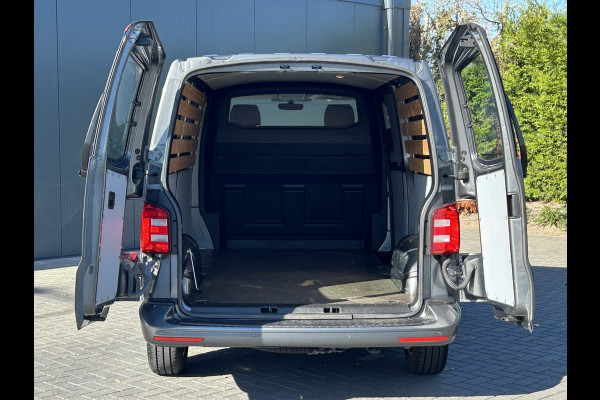 Volkswagen Transporter 2.0 TDI 150 PK HIGHLINE AUTOMAAT DSG / L2H1 / 1e EIGENAAR / UNIEK 37.581 KM !! / BPM VRIJ / AIRCO / CRUISE / NAVI / BLUETOOTH /
