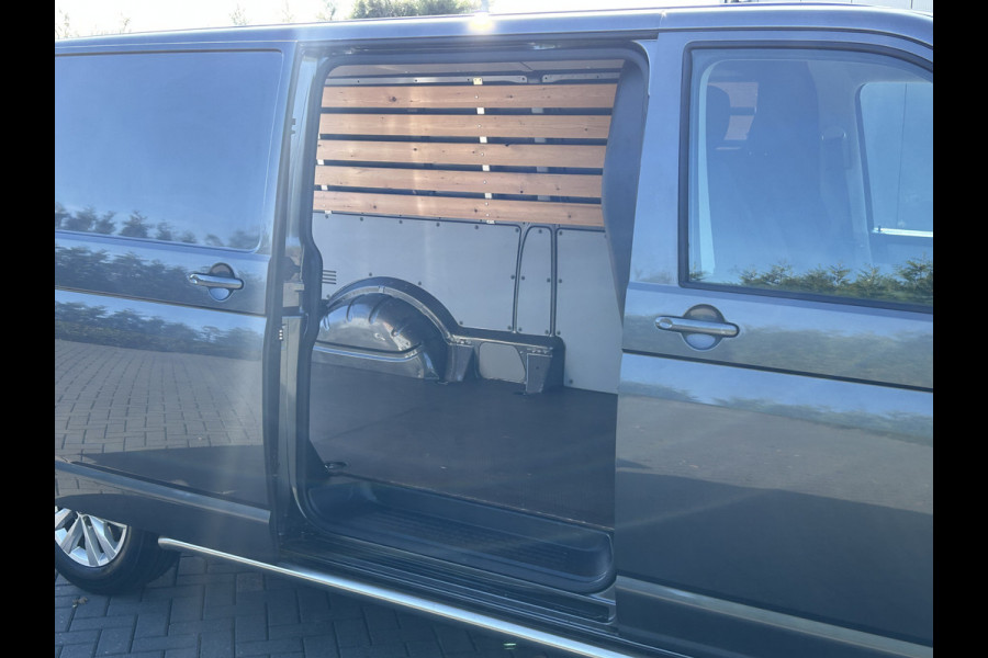 Volkswagen Transporter 2.0 TDI 150 PK HIGHLINE AUTOMAAT DSG / L2H1 / 1e EIGENAAR / UNIEK 37.581 KM !! / BPM VRIJ / AIRCO / CRUISE / NAVI / BLUETOOTH /
