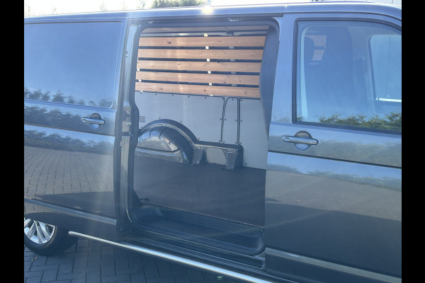 Volkswagen Transporter 2.0 TDI 150 PK HIGHLINE AUTOMAAT DSG / L2H1 / 1e EIGENAAR / UNIEK 37.581 KM !! / BPM VRIJ / AIRCO / CRUISE / NAVI / BLUETOOTH /