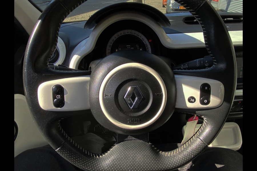 Renault Twingo 1.0 SCe Intens 5Drs - Navigatie I PDC / Achteruitrij Camera I Airco I APK 09-2026 I Dealer Onderhouden