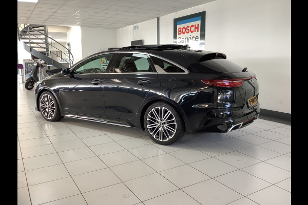 Kia ProCeed 1.4 T-GDI GT-PlusLine Panodak, Camera, Keyless, LED Kia ProCeed 1.4 T-GDI GT-PlusLine Panodak, Camera, Keyless, LED