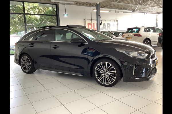 Kia ProCeed 1.4 T-GDI GT-PlusLine Panodak, Camera, Keyless, LED Kia ProCeed 1.4 T-GDI GT-PlusLine Panodak, Camera, Keyless, LED