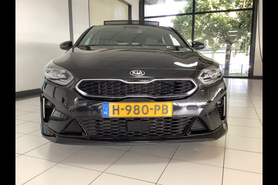 Kia ProCeed 1.4 T-GDI GT-PlusLine Panodak, Camera, Keyless, LED Kia ProCeed 1.4 T-GDI GT-PlusLine Panodak, Camera, Keyless, LED