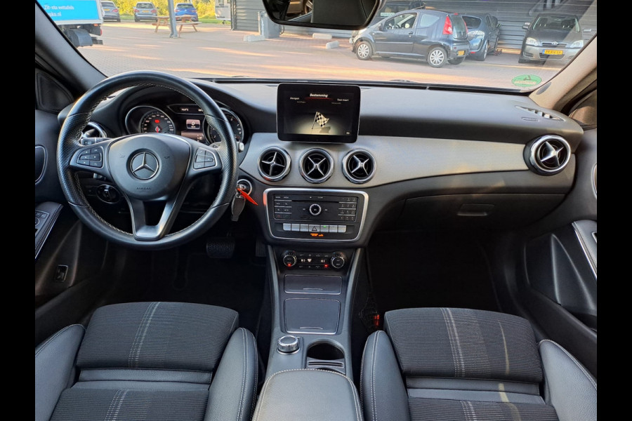 Mercedes-Benz GLA 180 Activity Edition | Navi | Camera | Afn. Trekhaak | Elektr. A. klep | Sportinterieur | Mercedes-Benz GLA 180 Activity Edition | Navi | Camera | Afn. Trekhaak | Elektr. A. klep | Sportinterieur |