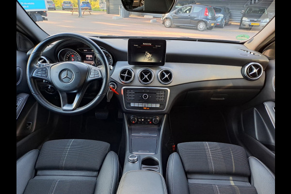 Mercedes-Benz GLA 180 Activity Edition | Navi | Camera | Afn. Trekhaak | Elektr. A. klep | Sportinterieur | Mercedes-Benz GLA 180 Activity Edition | Navi | Camera | Afn. Trekhaak | Elektr. A. klep | Sportinterieur |