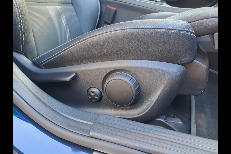 Mercedes-Benz GLA 180 Activity Edition | Navi | Camera | Afn. Trekhaak | Elektr. A. klep | Sportinterieur | Mercedes-Benz GLA 180 Activity Edition | Navi | Camera | Afn. Trekhaak | Elektr. A. klep | Sportinterieur |