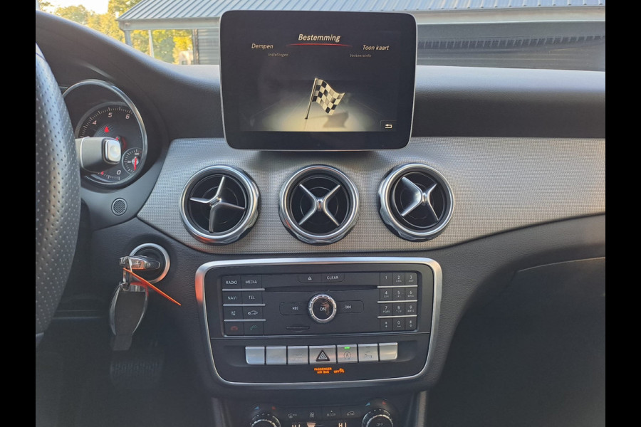 Mercedes-Benz GLA 180 Activity Edition | Navi | Camera | Afn. Trekhaak | Elektr. A. klep | Sportinterieur | Mercedes-Benz GLA 180 Activity Edition | Navi | Camera | Afn. Trekhaak | Elektr. A. klep | Sportinterieur |