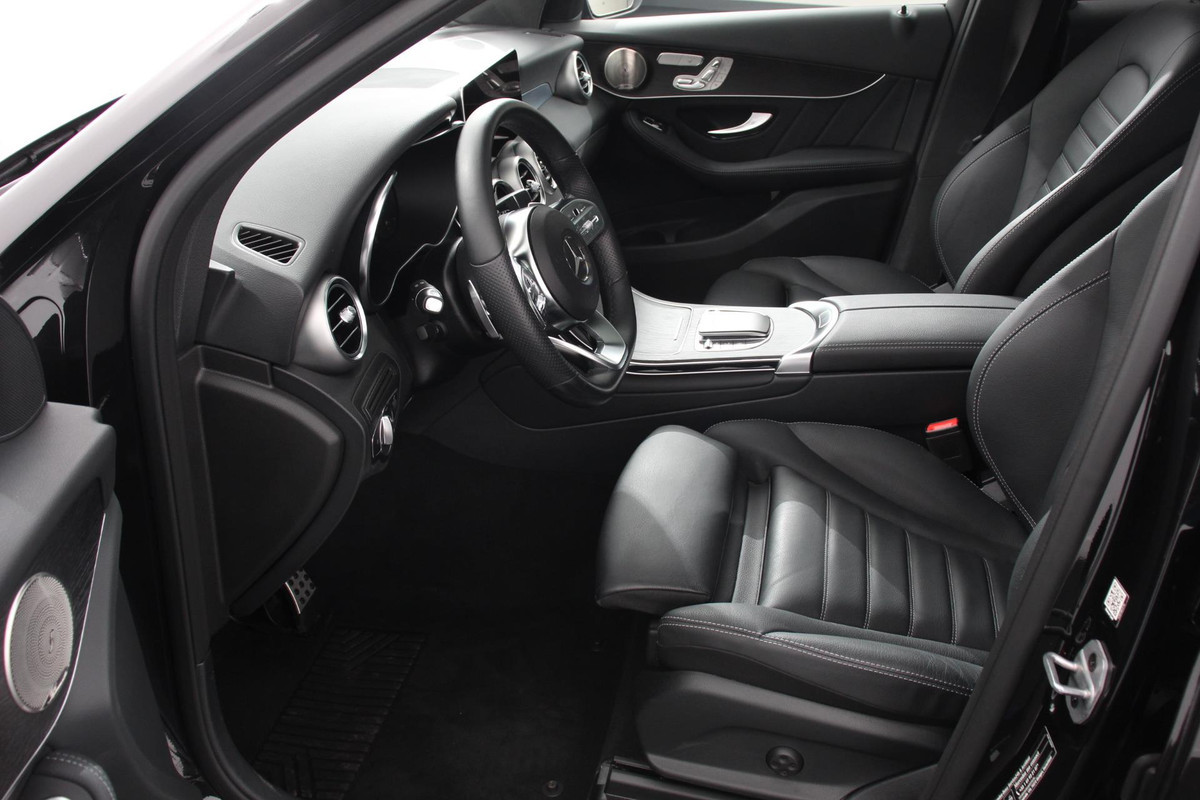 Mercedes-Benz GLC 300e 4MATIC 9G-tronic AMG Line Navigatie Cruise Control Parkeersensoren Stoelverwarming Panorama dak Matrix LED-koplampen Virtual Cockpit Surround-systeem Burmester Inductielader Mercedes-Benz GLC 300e 4MATIC 9G-tronic AMG Line Navigatie Cruise Control Parkeersensoren Stoelverwarming Panorama dak Matrix LED-koplampen Virtual Cockpit Surround-systeem Burmester Inductielader