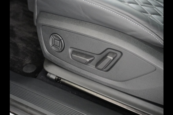 Audi Q4 e-tron 50 82kWh Quattro 300pk Competition S-Line Pano-dak Leer Matrix-Led 21" 77kWh Sonos®-Audio Warmtepomp Adaptive-Cruise HUD Head-Up Assistentie Pack Comfort-plus Pack Dynamic Pack Interieur Pack Keyless Pack Automatisch grootlicht Privacy-Glass Zeer compleet Grote Accu €75.000 nieuw