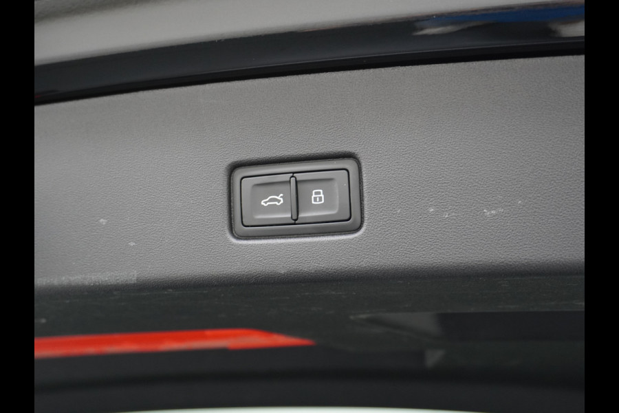 Audi Q4 e-tron 50 82kWh Quattro 300pk Competition S-Line Pano-dak Leer Matrix-Led 21" 77kWh Sonos®-Audio Warmtepomp Adaptive-Cruise HUD Head-Up Assistentie Pack Comfort-plus Pack Dynamic Pack Interieur Pack Keyless Pack Automatisch grootlicht Privacy-Glass Zeer compleet Grote Accu €75.000 nieuw